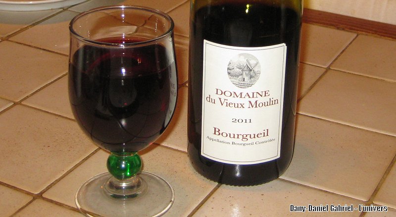 vin rouge domaine du vieux moulin