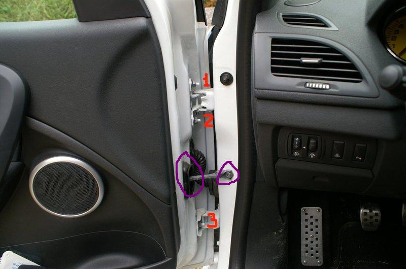 Renault Mégane 3 Coupé: [Tuto] démontage frein de porte, tirant de porte ou arrêt  de porte 