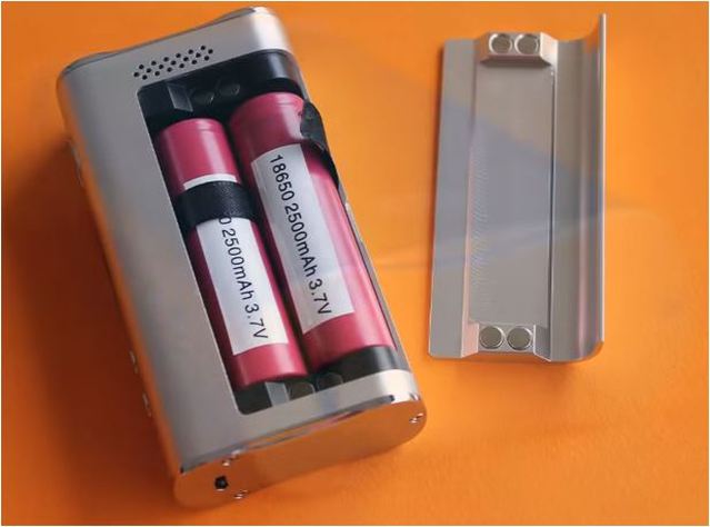 La box iStick a cette fois-ci une puissance de 100 watts La box iStick a cette fois-ci une puissance de 100 watts