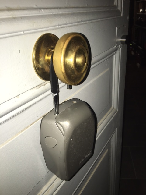 Prévoir une arrivée autonome sur Airbnb avec une boîte à clés sécurisée