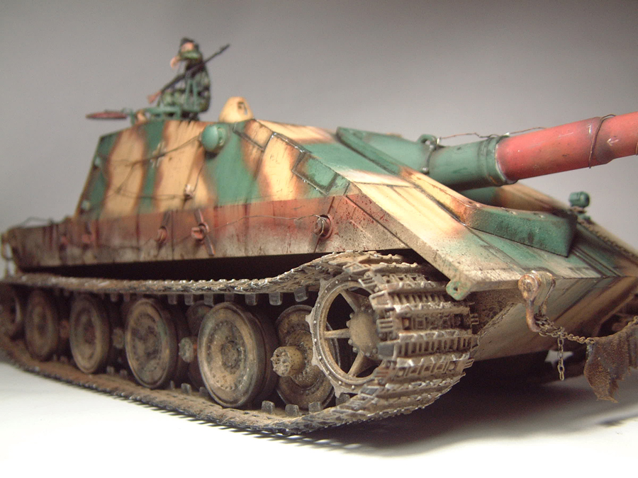 Jagdpanzer E100 1/35e [Trumpeter]
