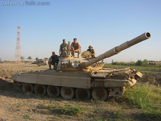 Un T 72 irakien abandonné.....mais............ 1210280822319728710489364