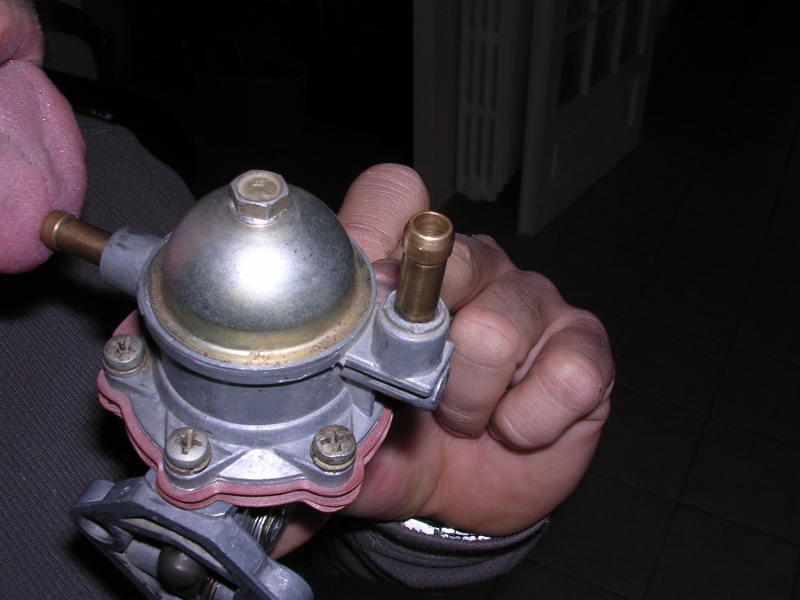 TUTO: Rénovation d'une pompe à essence mécanique 1211060548206076410520373