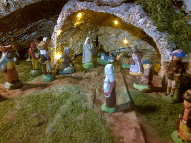 Ma petite crèche provençale 12120105223614348310615514