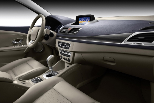Renault_Megane_III_Coupe_504
