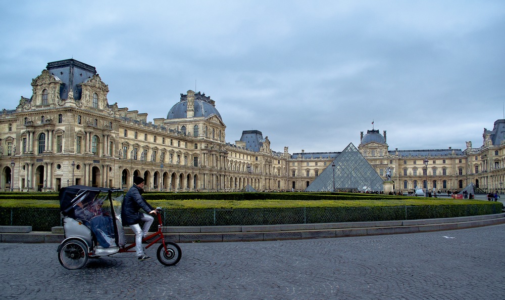 allons au louvre  12122711195015574910700324