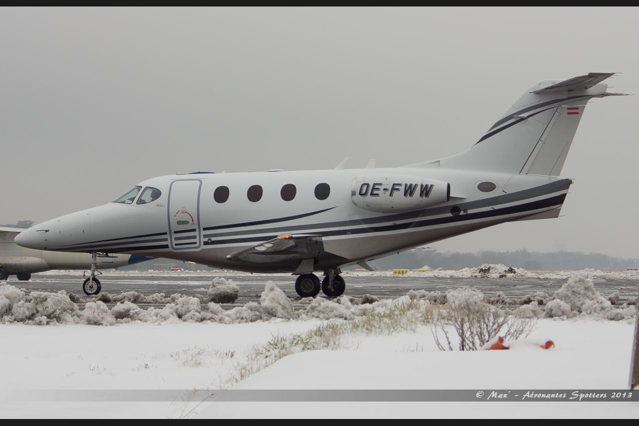 Spotting du 18/01/2013 : L'aéroport sous la neige ! 13011810144315922510774019