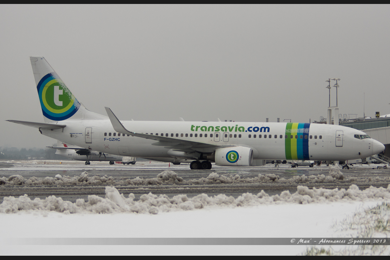 Spotting du 18/01/2013 : L'aéroport sous la neige ! 13011810144315922510774021