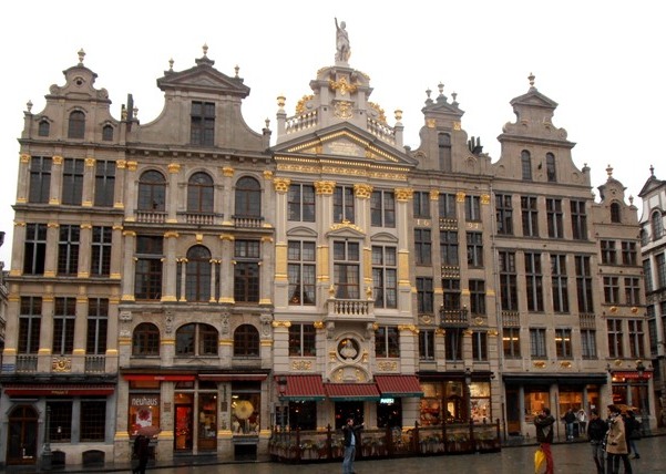 La Grand'Place de Bruxelles alchimique 1302051031493850010837136