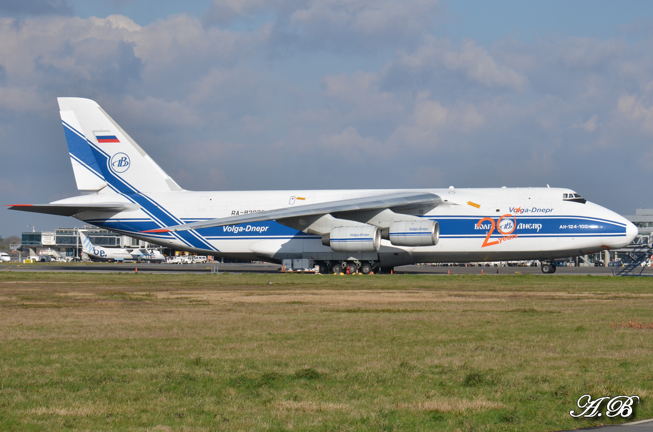 [08/02/2013] Antonov An-124-100 Volga-Dnepr RA-82078 + Divers - Page 2 13021001090615922510851428