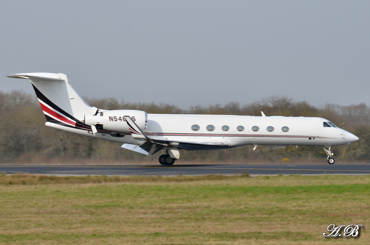 [13/02/2013] Gulfstream Aerospace GV (N546QS) NetJets Aviation 13021709535415922510878007