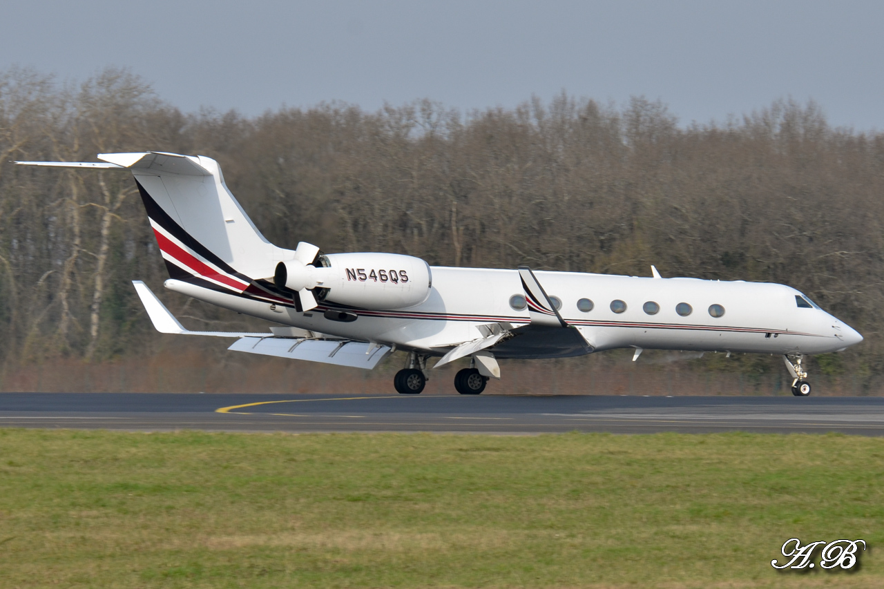 [13/02/2013] Gulfstream Aerospace GV (N546QS) NetJets Aviation 13021709535515922510878008