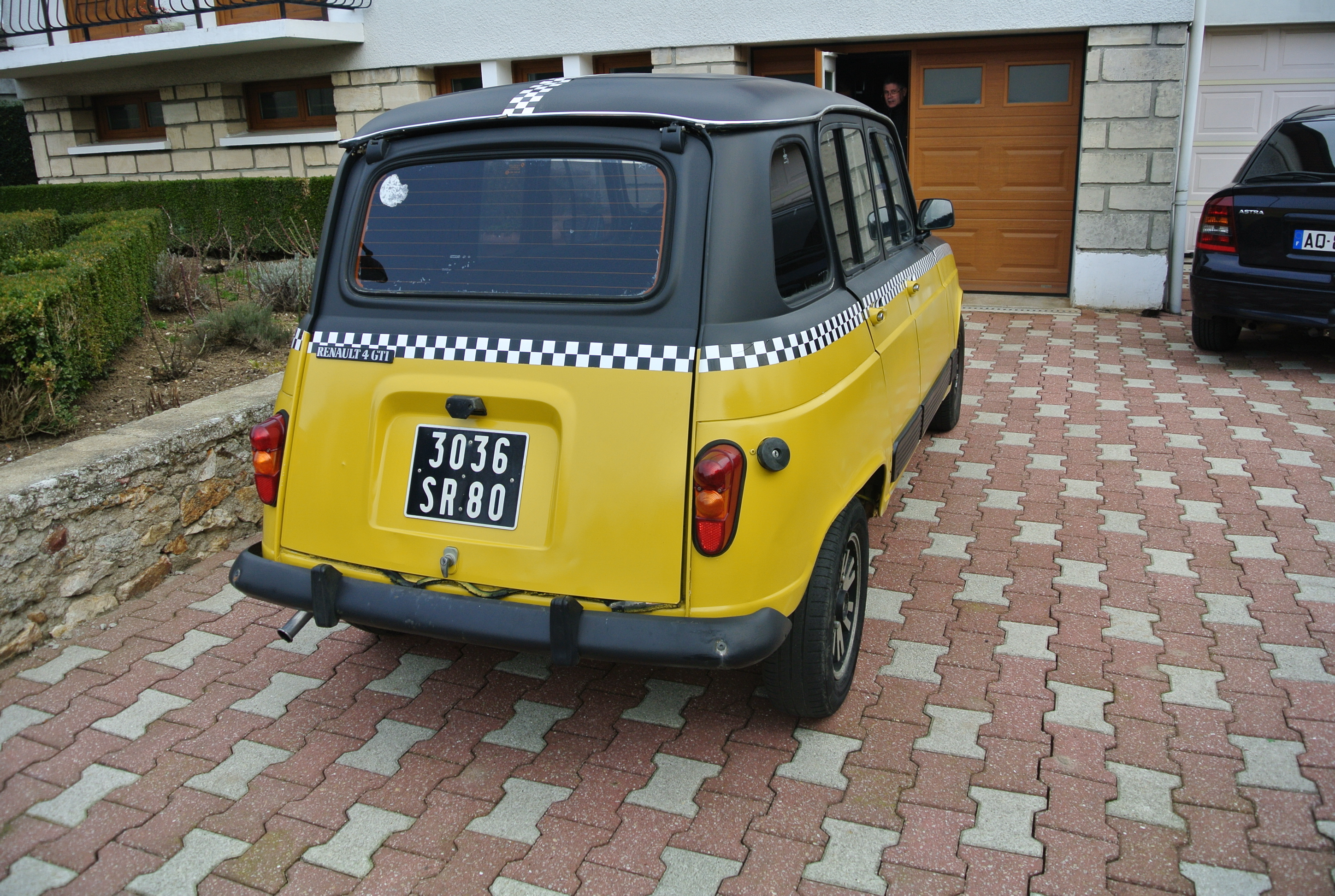 Arri&egrave;re gauche