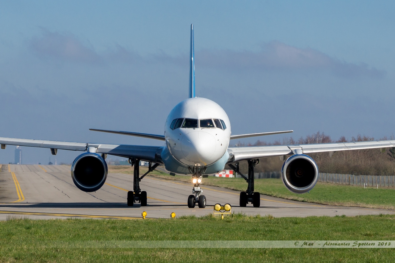 [17/02/2013] Boeing B752 Thomas Cook UK + B738 Smartwings + MD83 Swiftair