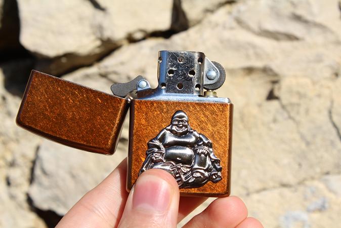 Mon premier Zippo : Le Buddha Emblem (en photos) 13031008293716157610954571