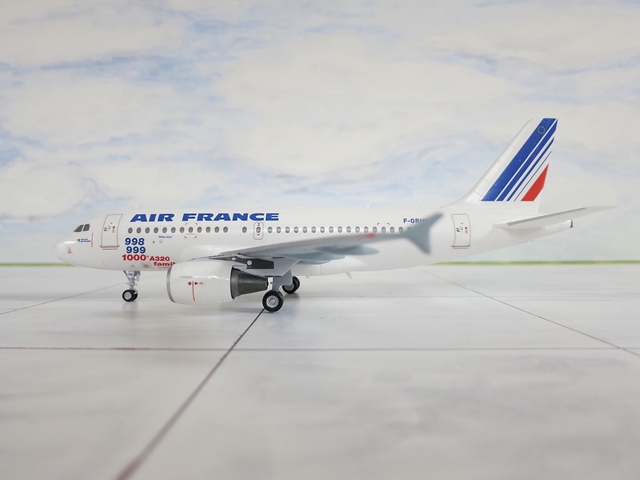 A319  Air France N° 1000 1303180918369175510983907