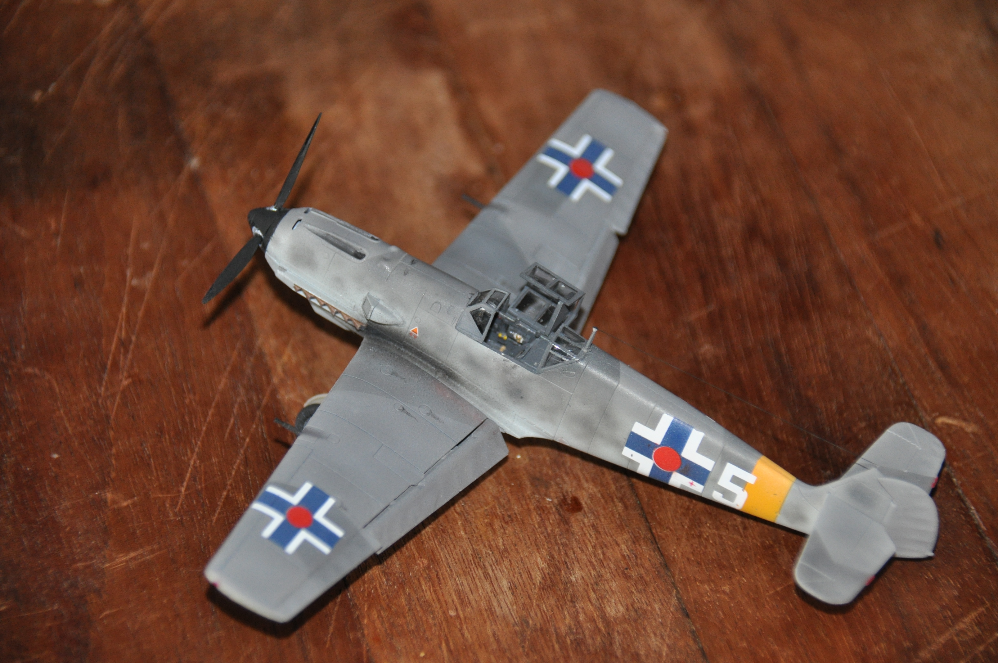 Bf 109 Slovaque (Airfix) - Page 2 13033008310815857811030532