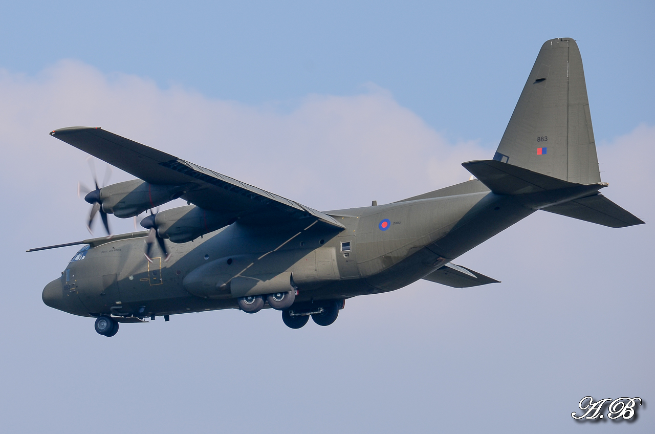 [03/04/2013] Lockheed Hercules C130-5 (ZH883) Royal Air Force - Page 2 13040409144515922511048596