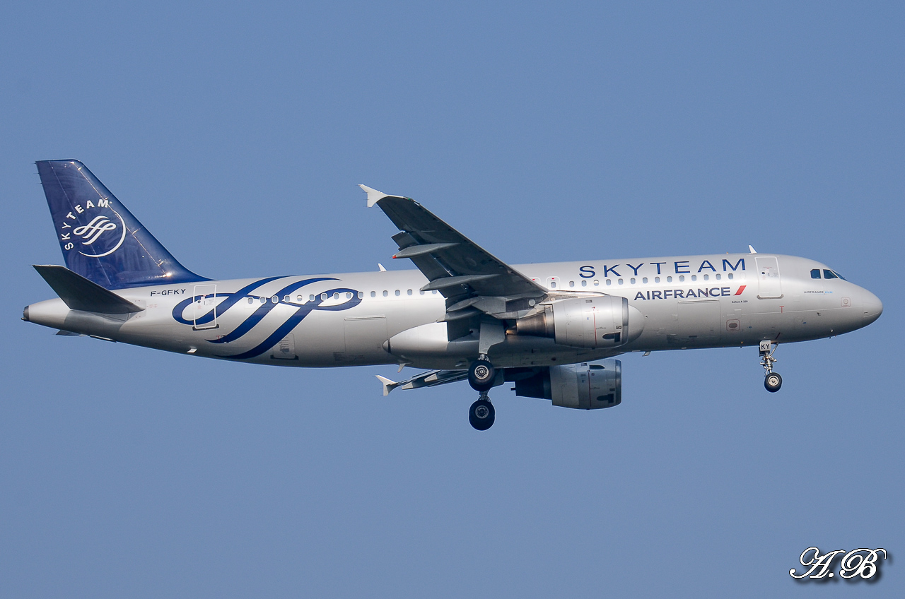 [F-GFKS & F-GFKY] A320 Air France Skyteam c/s - Page 3 13040409190215922511048616
