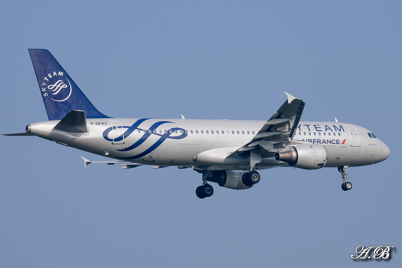 [F-GFKS & F-GFKY] A320 Air France Skyteam c/s - Page 3 13040409190815922511048617