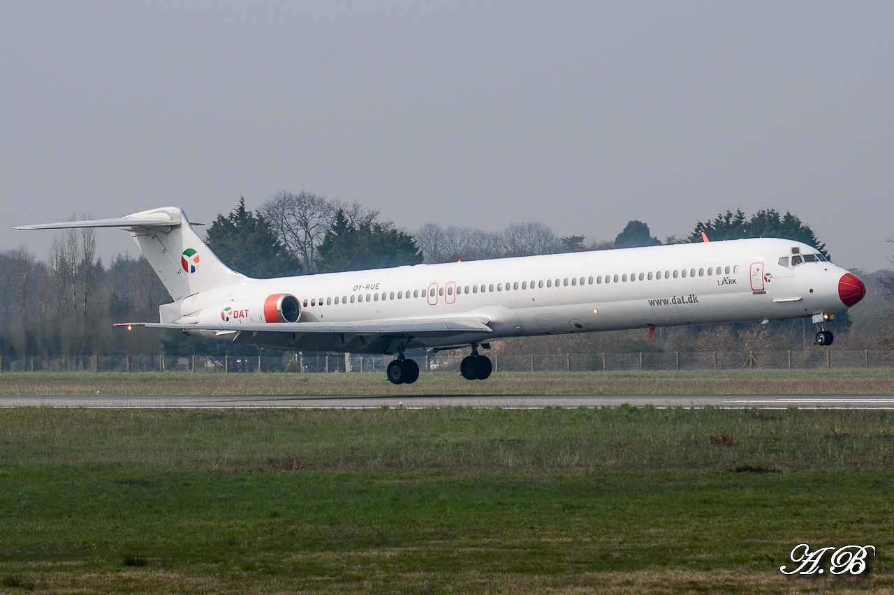 [31/03/2013] McDonnell Douglas MD-83 (OY-RUE) Danish Air Transport 13040409194015922511048624
