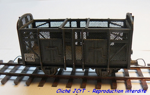 Autres wagons à 2 essieux maquette : fourgons, trémies... 1304080215588789711062176
