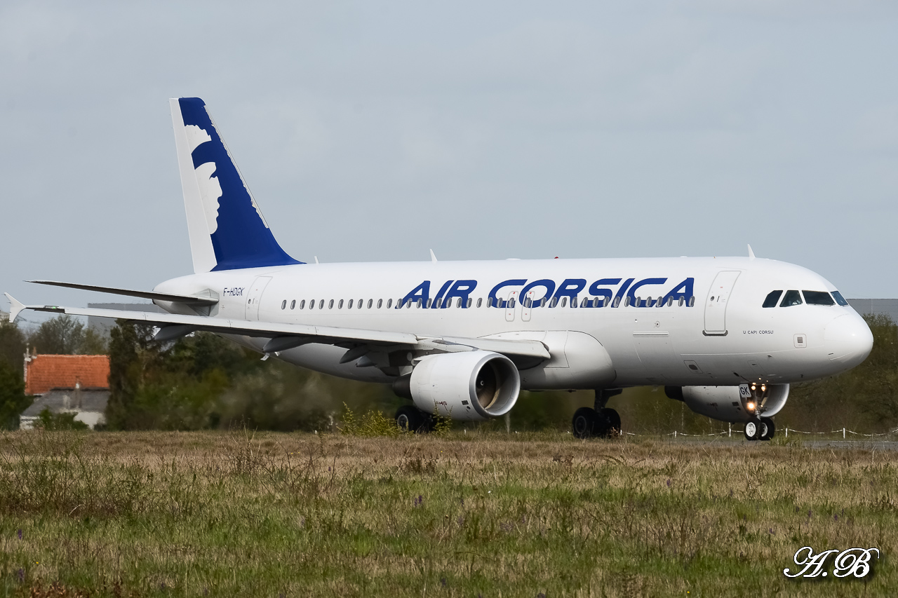 [18/04/2013] Airbus A320 (F-HDGK) Air Corsica 13041809050216280011099814