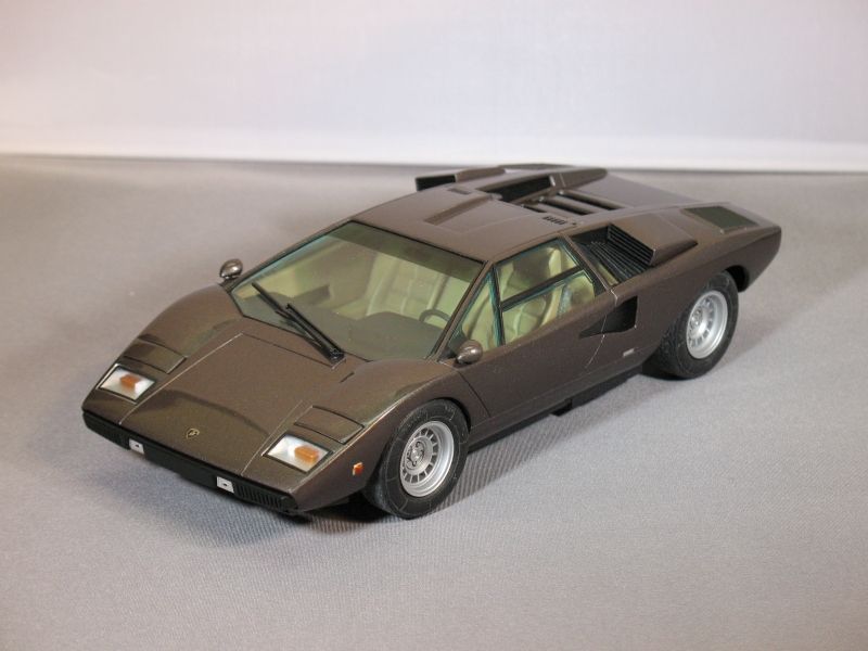 Lamborghini Countach LP400 1/24 13041909421914417211102921