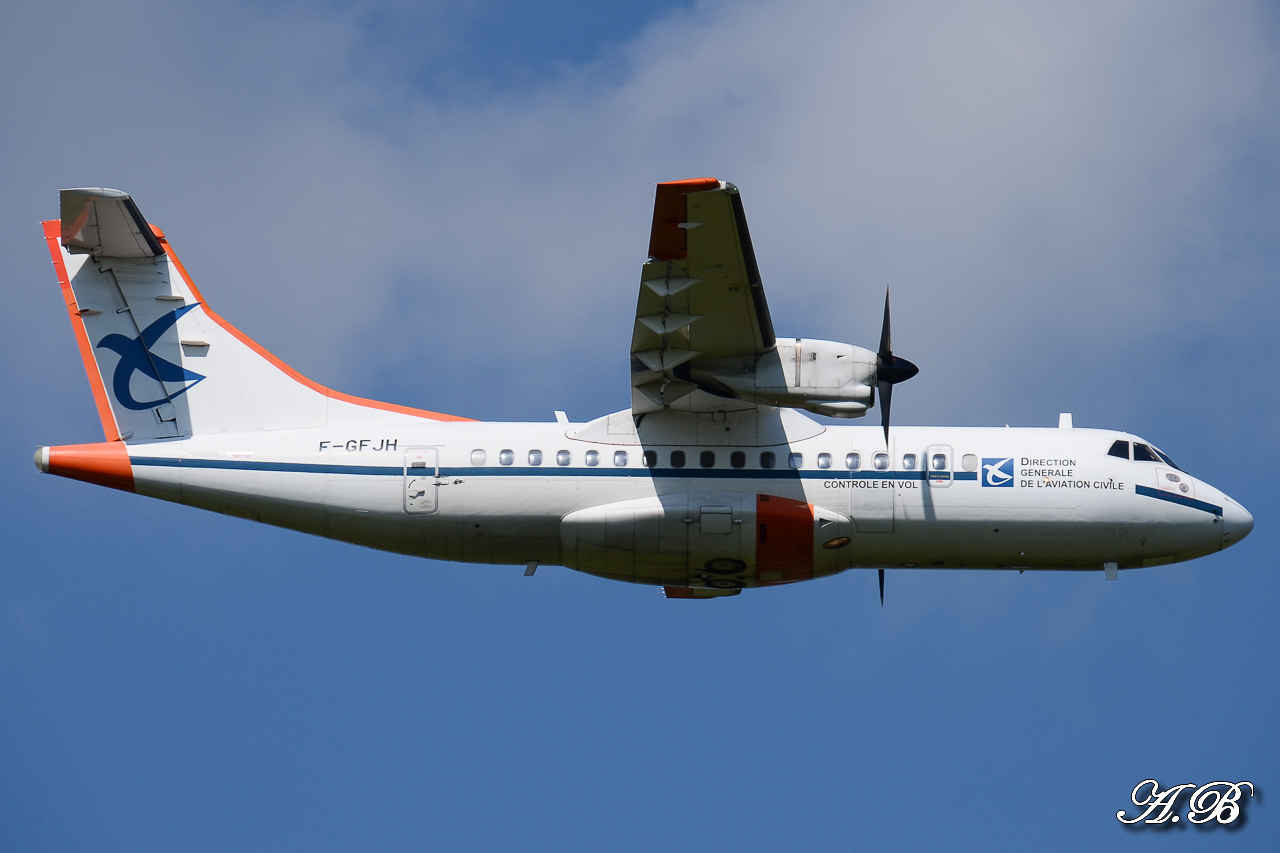 [24/04/2012] ATR 42-300 (F-GFJH) DGAC 13042511391016280011122738