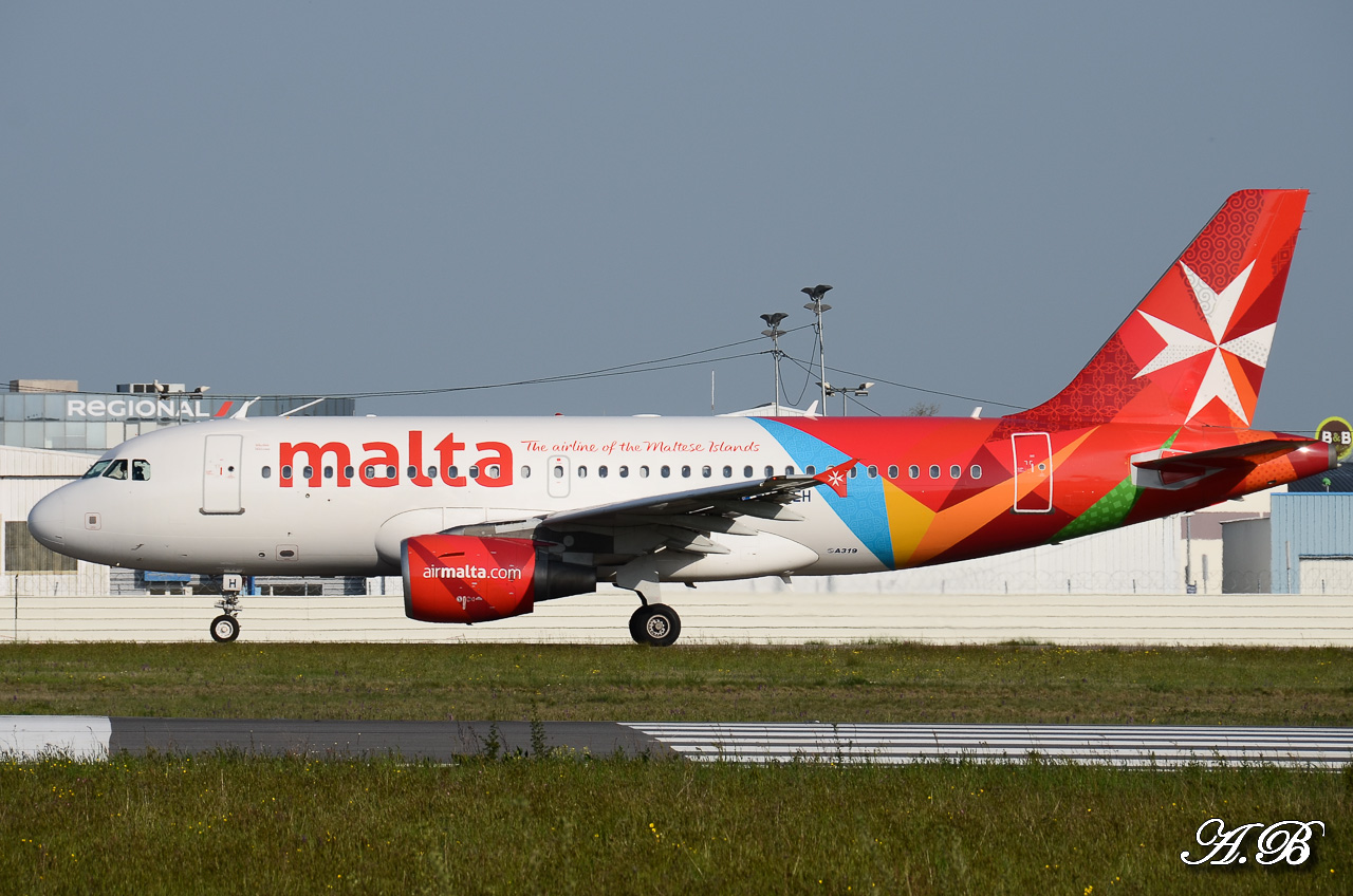 [25/04/2013] A319 (9H-AEH] Air Malta (nouvelles couleurs) 13042612131416280011122773