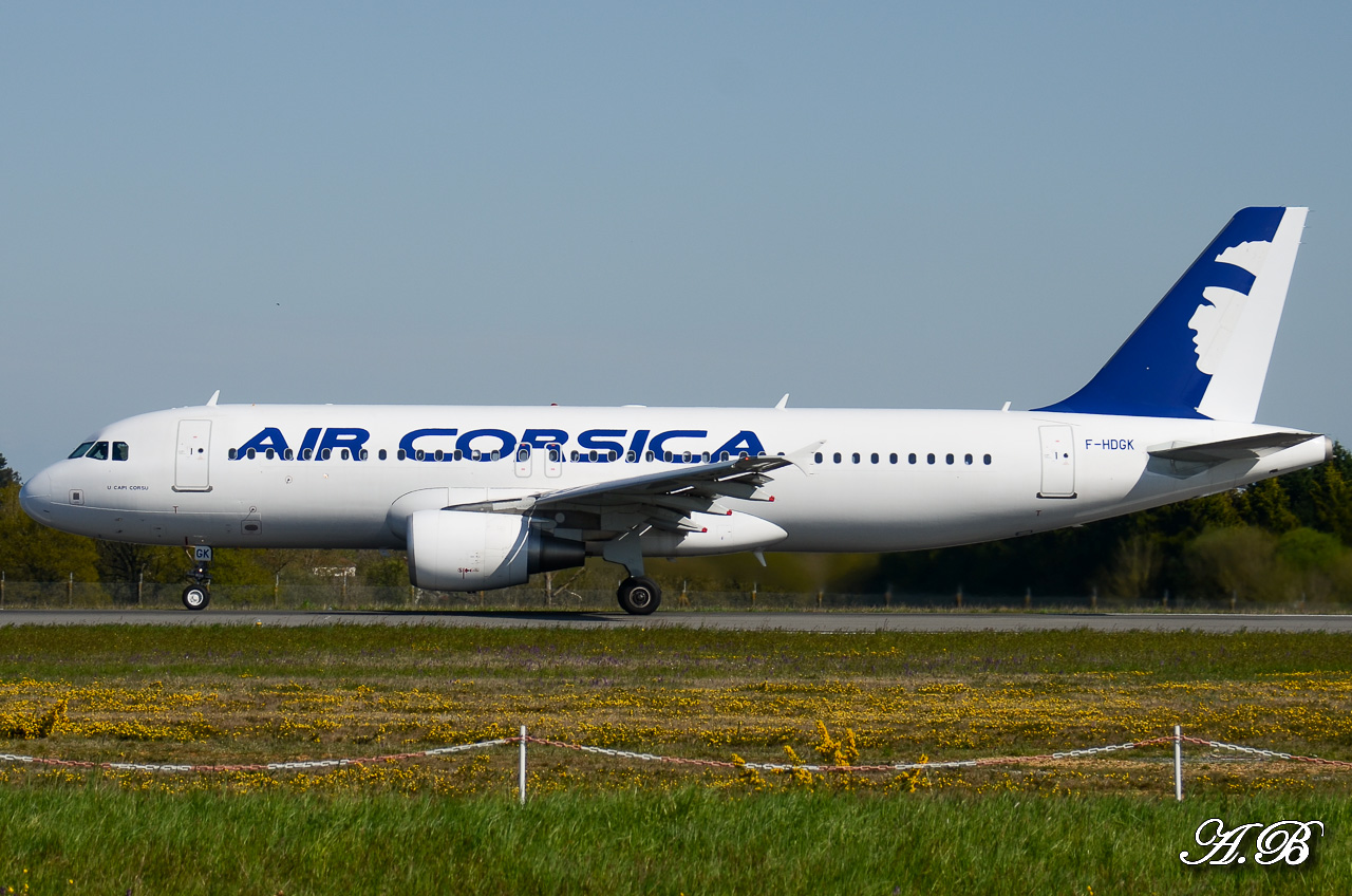 [18/04/2013] Airbus A320 (F-HDGK) Air Corsica 13042701025416280011125889
