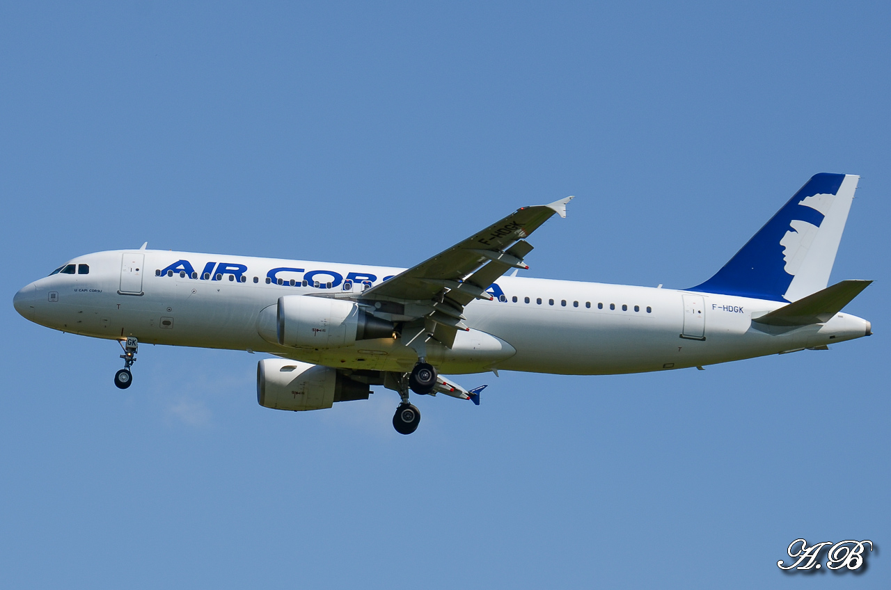 [18/04/2013] Airbus A320 (F-HDGK) Air Corsica 13042701025416280011125891