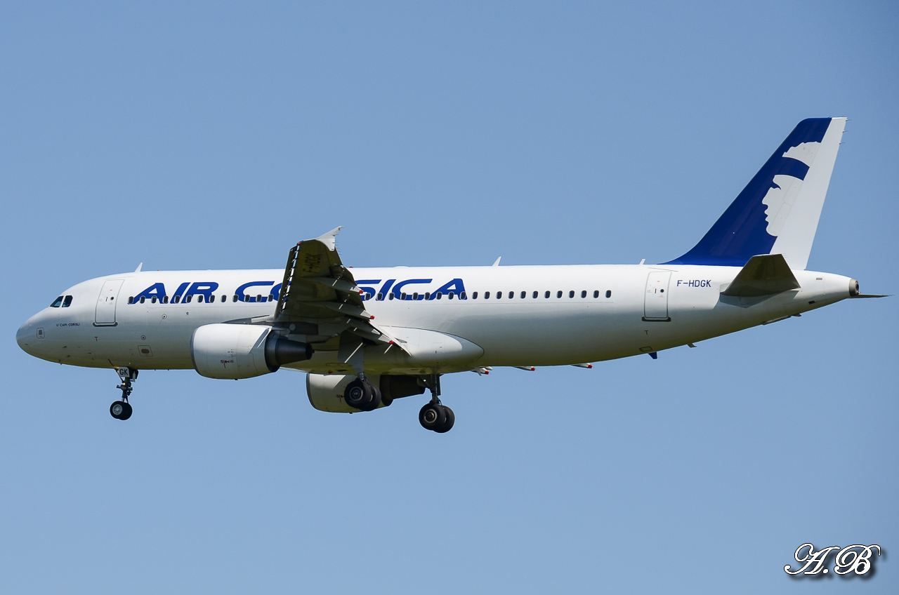 [18/04/2013] Airbus A320 (F-HDGK) Air Corsica 13042701025416280011125892