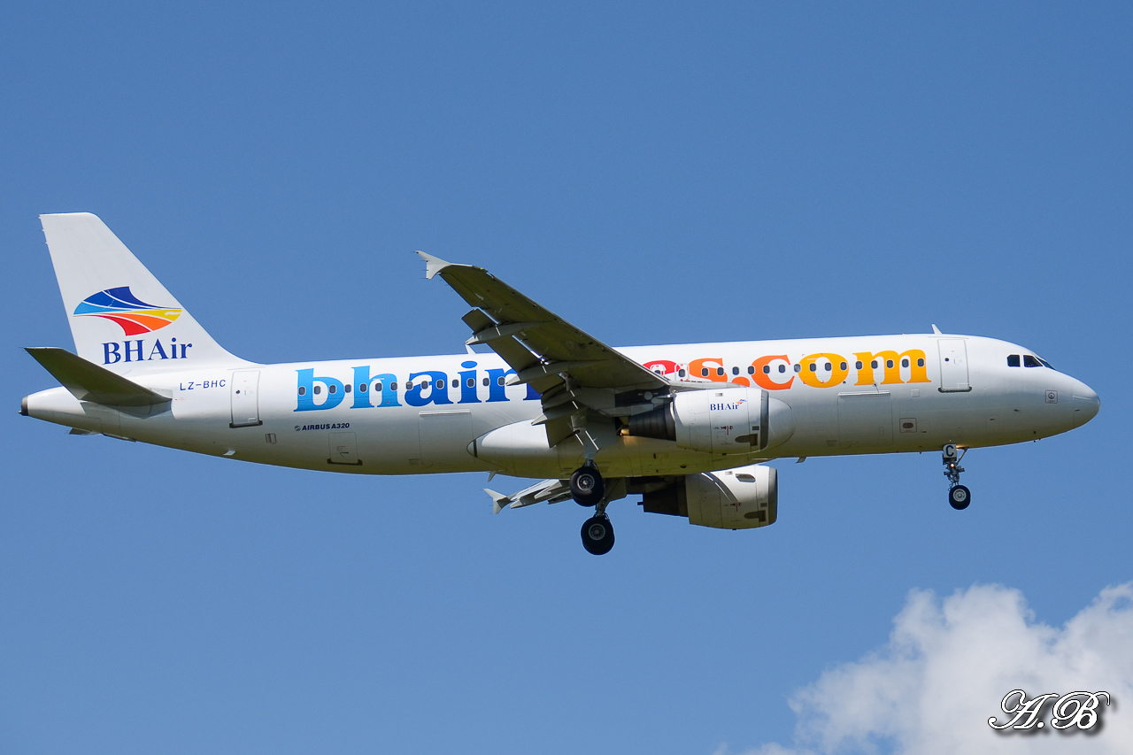 [19/04/2013] Airbus A320 (LZ-BHC) Balkan Holidays Air : N/Cs 13042701200516280011125912