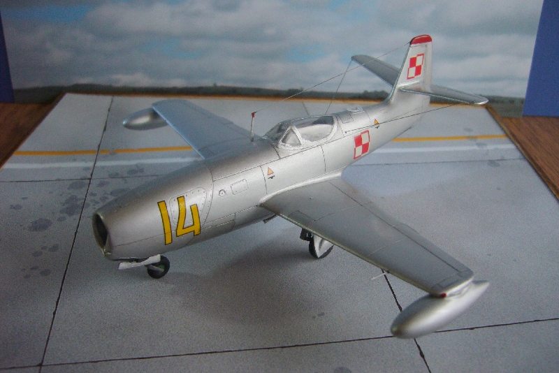 Yak 23 (maquette spécial Hobby) 13043010263212658411140220