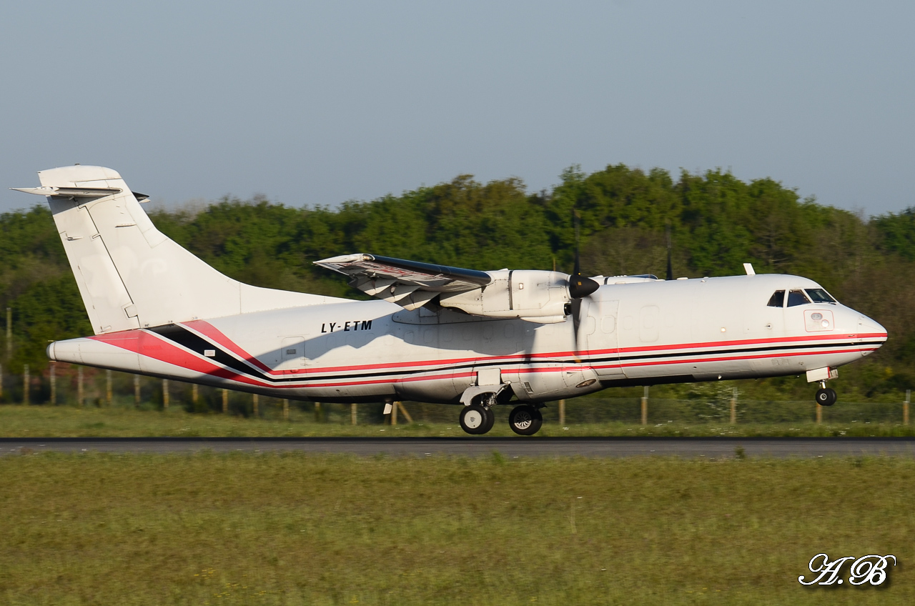 [05/05/2013] ATR 42-300F (LY-ETM) Aviavilsa 13050511472216280011157240