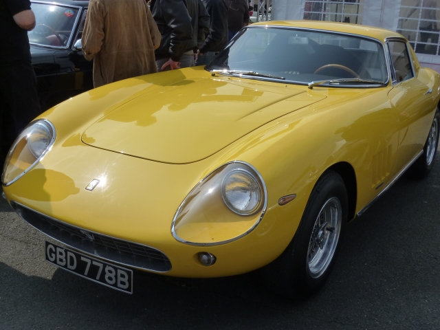 une visite au circuit du val de Vienne : 500 Ferrari pour le cancer 13060712015113504511268979