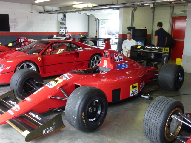 une visite au circuit du val de Vienne : 500 Ferrari pour le cancer 13060712210813504511269021