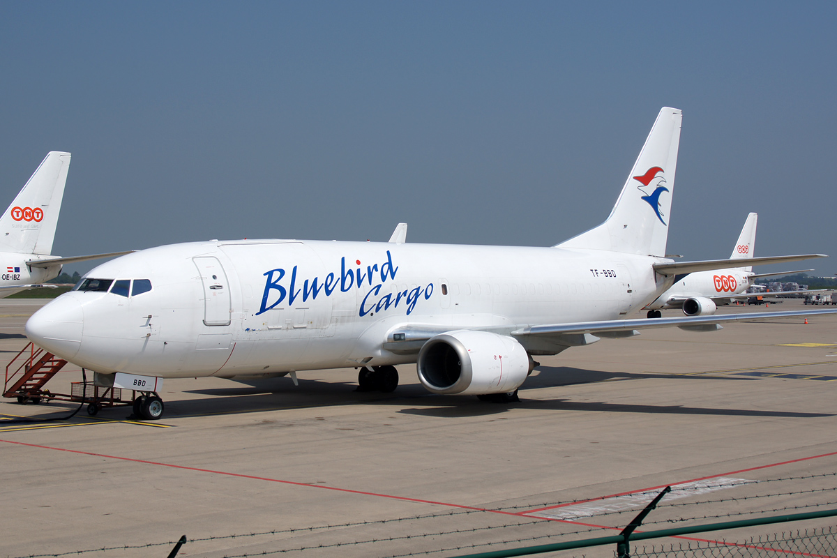 8192 B737F TF-BBD Blue Bird Cargo