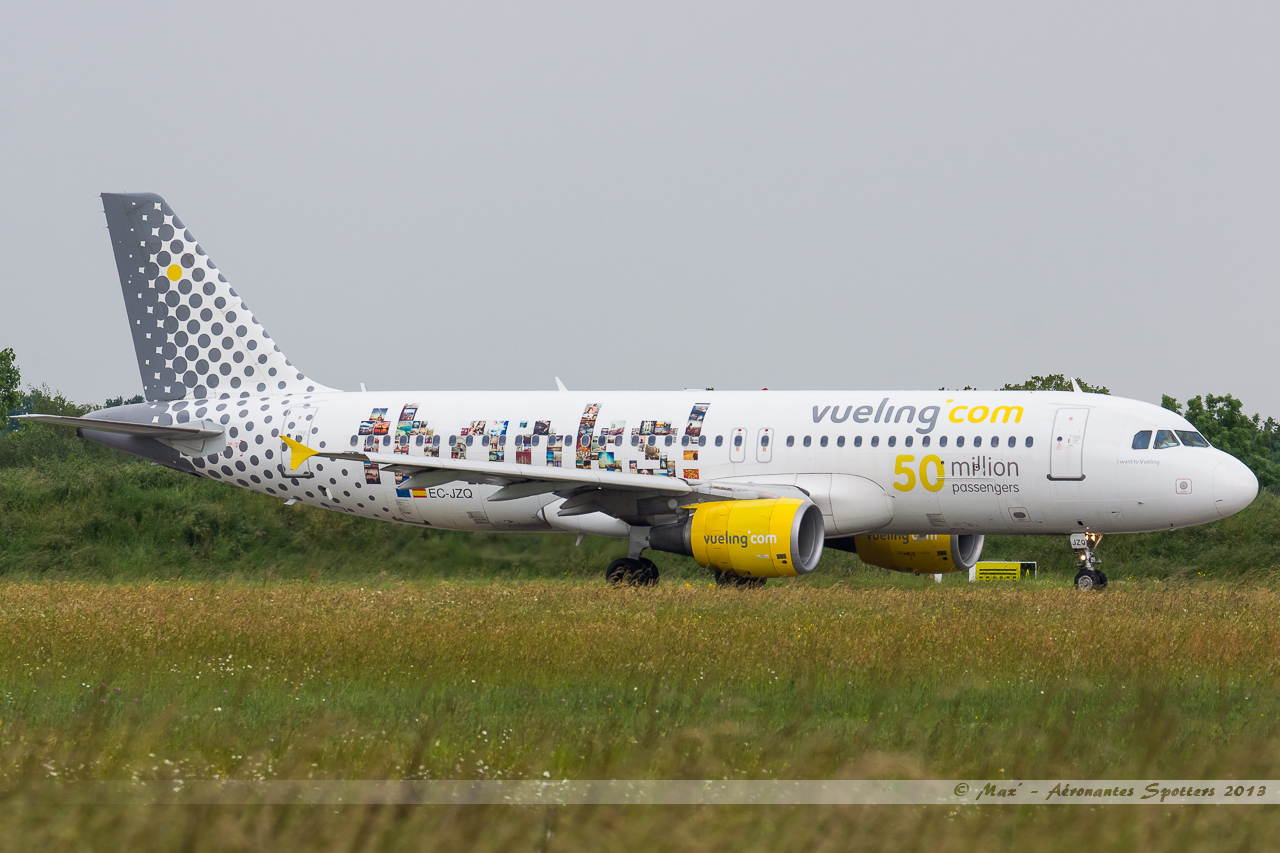 [27/09/2012] Airbus A320 (EC-JZQ) Vueling: ¡Gracias! 50 Million Passengers 13060912272416463311273846