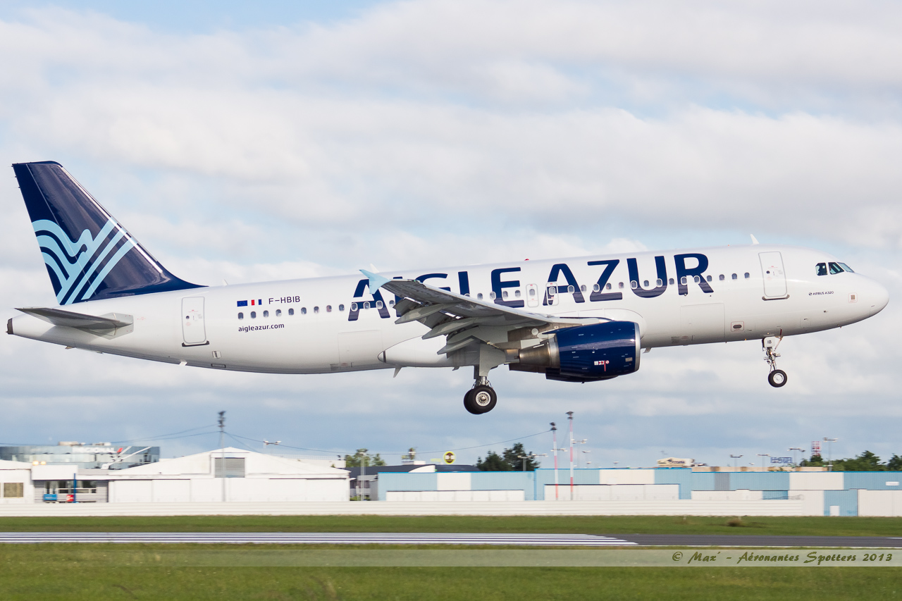 [12/06/2013] Airbus A320 (F-HBIB) Aigle Azur n/cs 13061311054316463311290990