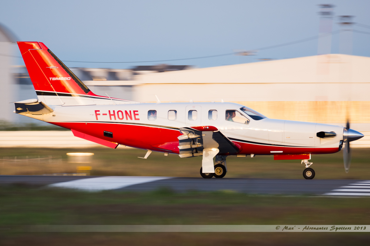 Spotting du 28/06/2013 : B737 Germania + Bizzjets du soir... 13062912275616463311336370