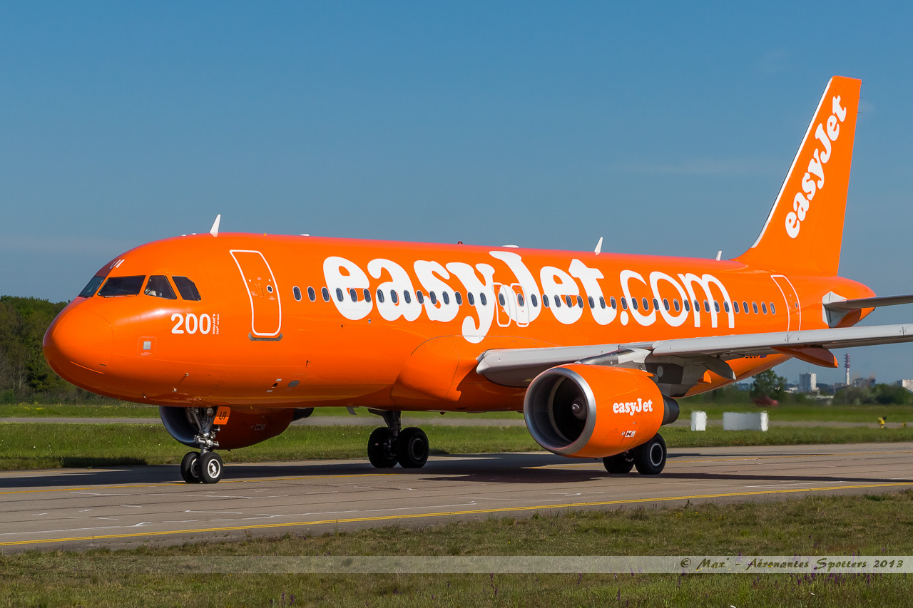 [04/05/13] Airbus A320 (G-EZUI) EasyJet  "200th Airbus for Easyjet" 13080902303316463311449644