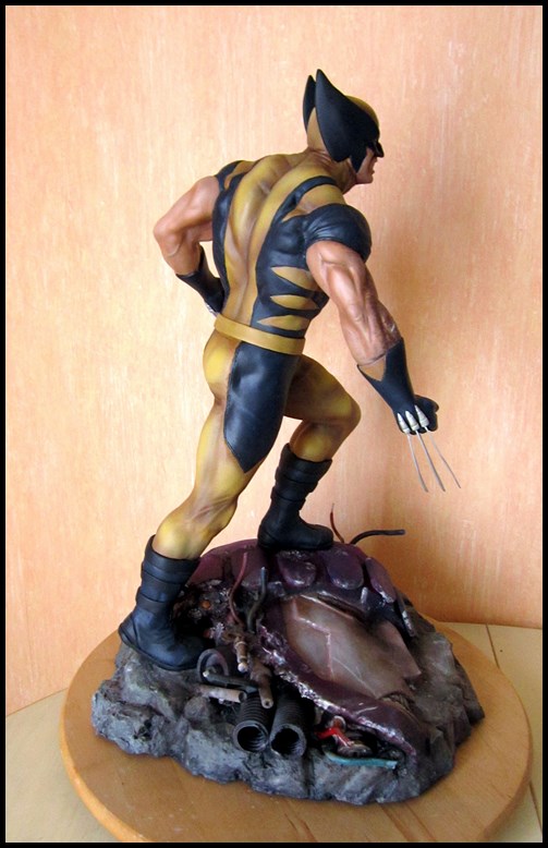 Wolverine statue 1/4 13080912170616083611450152