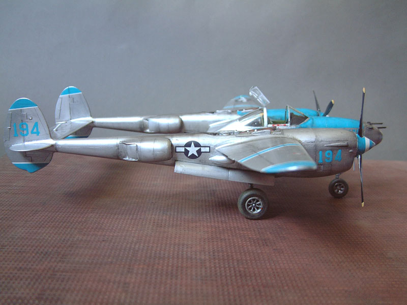 [Hasegawa] P-38J "Virginia Marie" - 1/48e 1309100215044769011538955