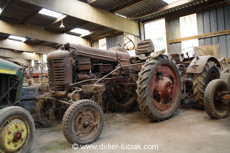 Recherche tracteurs à photographier - Page 2 13091302122116774411547177