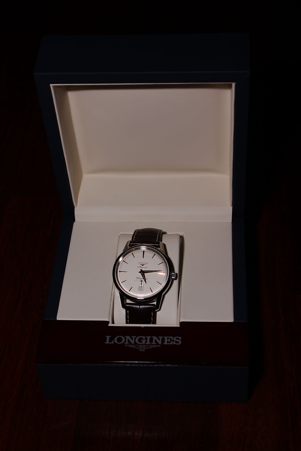 (packshot) Longines Flagship Heritage 13110206120416574711695533