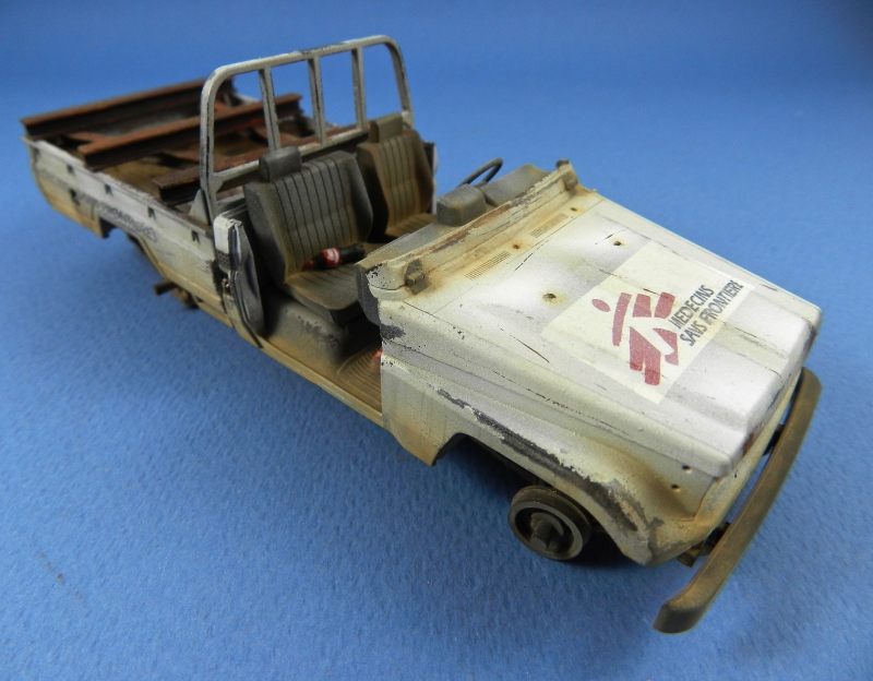 PICK UP W/zu-23-2 ( MENG 1/35 ) ( TERMINE LE 20/11/2013) - Page 7 13110309250615063811701407