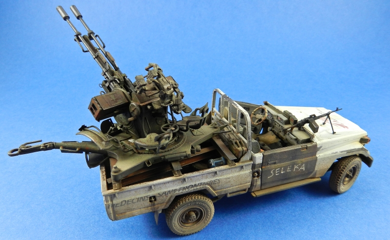 PICK UP W/zu-23-2 ( MENG 1/35 ) ( TERMINE LE 20/11/2013) - Page 11 13112011270915063811751685