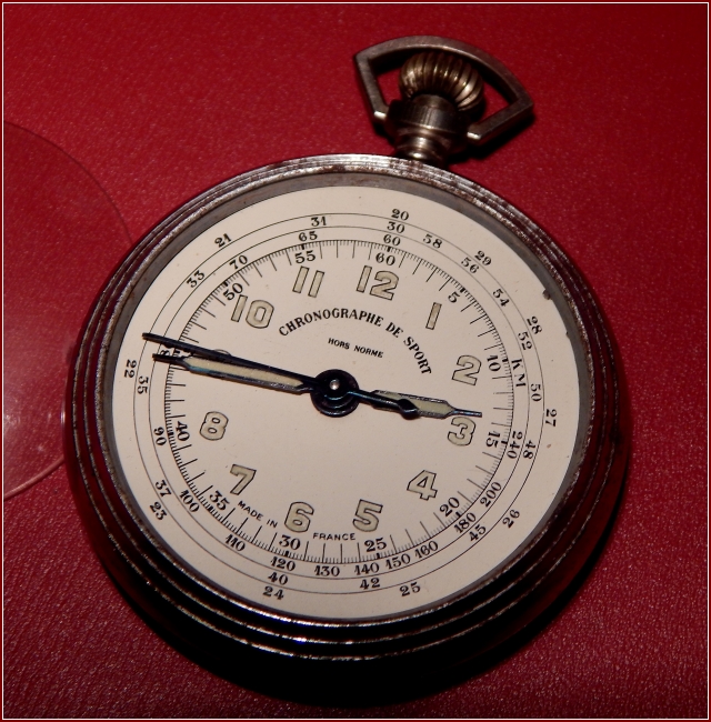 un chronographe de sport vaiment hors norme 14010806470610805311881378